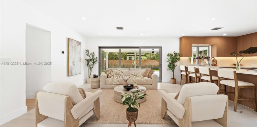 Casa en South Miami, Florida 4 dormitorios, 178.19 m2 № 1968413