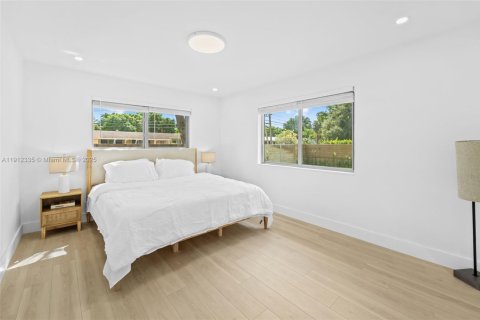 Casa en venta en South Miami, Florida, 4 dormitorios, 178.19 m2 № 1968413 - foto 13