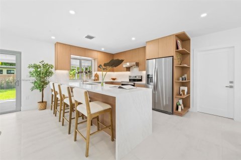 Casa en venta en South Miami, Florida, 4 dormitorios, 178.19 m2 № 1968413 - foto 4