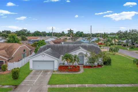 House in Bradenton, Florida 3 bedrooms, 166.02 sq.m. № 1879451 - photo 2