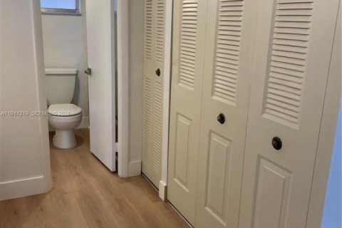 Copropriété à louer à Plantation, Floride: 1 chambre, 87.33 m2 № 1969047 - photo 17