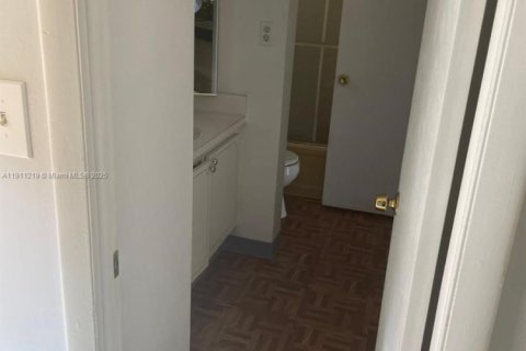 Copropriété à louer à Plantation, Floride: 1 chambre, 87.33 m2 № 1969047 - photo 11