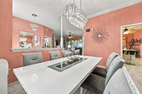 Купить виллу или дом в Сан-Сити-Центр, Флорида 9 комнат, 206.24м2, № 2418941 - фото 24