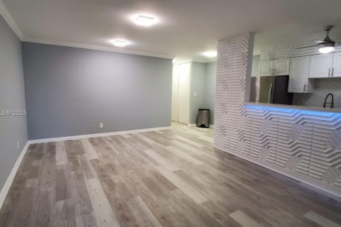 Copropriété à louer à Hollywood, Floride: 1 chambre, 53.88 m2 № 1929050 - photo 6