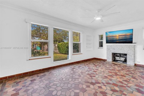 Villa ou maison à vendre à Miami Beach, Floride: 4 chambres, 223.52 m2 № 2010847 - photo 8