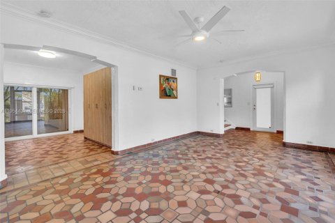 Villa ou maison à vendre à Miami Beach, Floride: 4 chambres, 223.52 m2 № 2010847 - photo 12