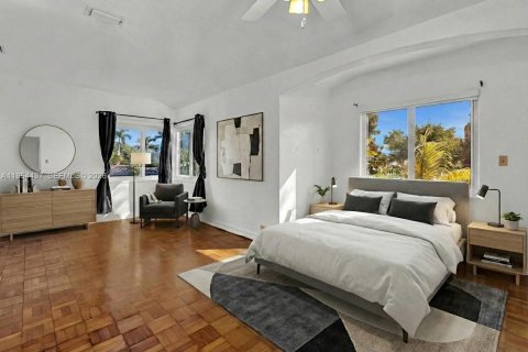 Villa ou maison à vendre à Miami Beach, Floride: 4 chambres, 223.52 m2 № 2010847 - photo 28