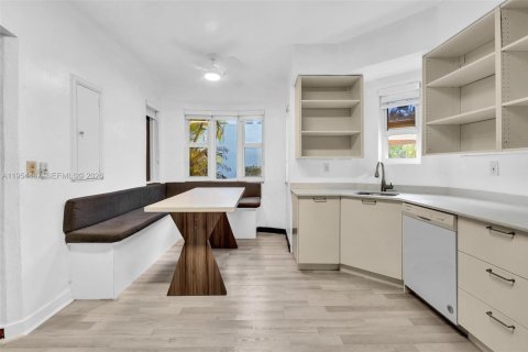 Villa ou maison à vendre à Miami Beach, Floride: 4 chambres, 223.52 m2 № 2010847 - photo 17