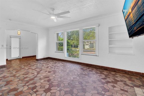 Villa ou maison à vendre à Miami Beach, Floride: 4 chambres, 223.52 m2 № 2010847 - photo 10