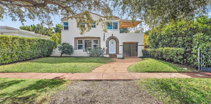 Villa ou maison à Miami Beach, Floride 4 chambres, 223.52 m2 № 2010847