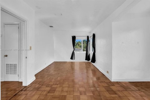 Villa ou maison à vendre à Miami Beach, Floride: 4 chambres, 223.52 m2 № 2010847 - photo 29