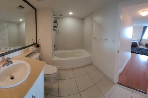 Condo in Miami, Florida, 2 bedrooms № 2086475 - photo 20