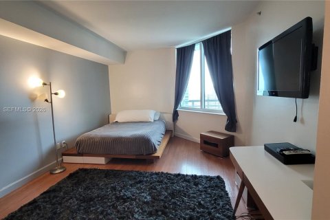 Condo in Miami, Florida, 2 bedrooms № 2086475 - photo 18