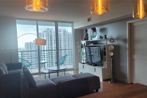 Condo in Miami, Florida, 2 bedrooms № 2086475 - photo 13