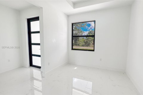 Villa ou maison à vendre à Lehigh Acres, Floride: 4 chambres, 179.77 m2 № 2397375 - photo 14