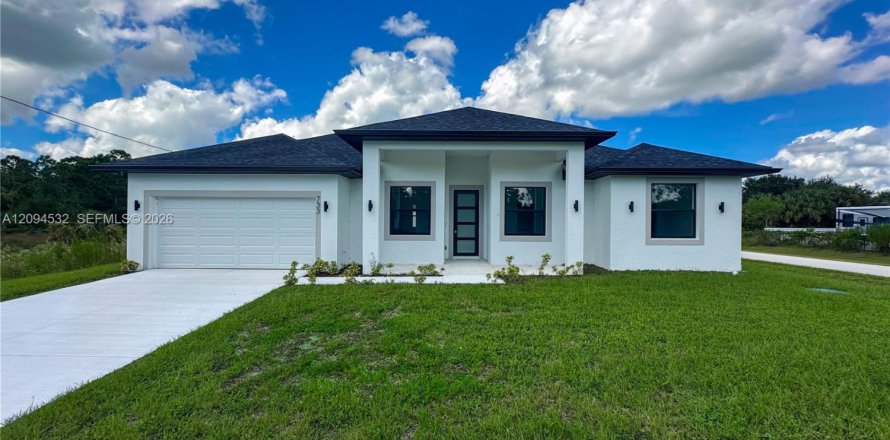 Villa ou maison à Lehigh Acres, Floride 4 chambres, 179.77 m2 № 2397375