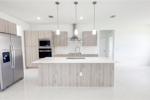 Villa ou maison à vendre à Lehigh Acres, Floride: 4 chambres, 179.77 m2 № 2397375 - photo 7