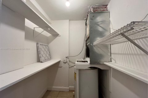 Condominio en venta en Hialeah, Florida, 3 dormitorios, 116.59 m2 № 1763787 - foto 19