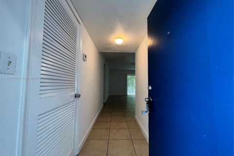Condominio en venta en Hialeah, Florida, 3 dormitorios, 116.59 m2 № 1763787 - foto 18