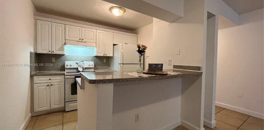 Condominio en Hialeah, Florida, 3 dormitorios  № 1763787