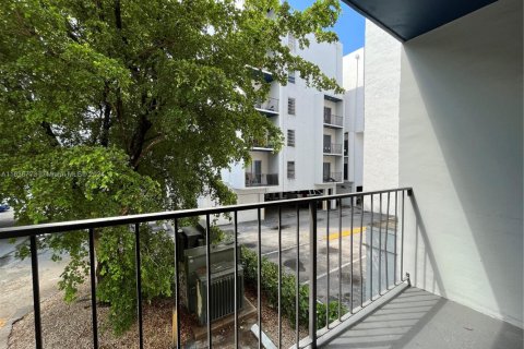Condominio en venta en Hialeah, Florida, 3 dormitorios, 116.59 m2 № 1763787 - foto 21