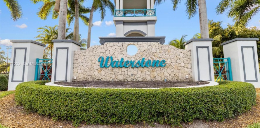 Дом в Хомстед, Флорида 5 спален, 231.7м2 № 1992008