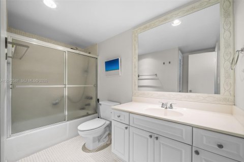 Condominio en alquiler en Sunny Isles Beach, Florida, 1 dormitorio, 93.37 m2 № 2248647 - foto 19