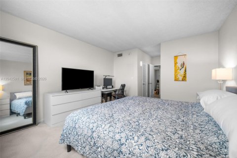 Condominio en alquiler en Sunny Isles Beach, Florida, 1 dormitorio, 93.37 m2 № 2248647 - foto 18