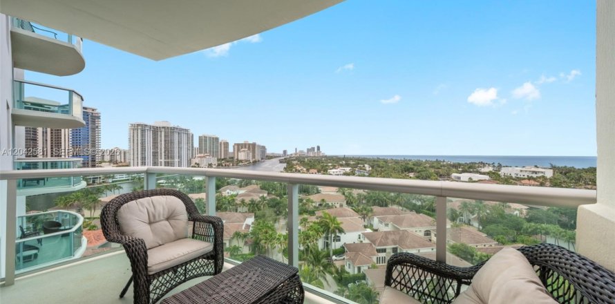 Condominio en Sunny Isles Beach, Florida, 1 dormitorio № 2248647