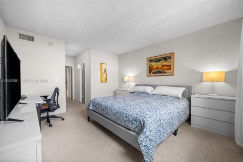 Condominio en alquiler en Sunny Isles Beach, Florida, 1 dormitorio, 93.37 m2 № 2248647 - foto 16