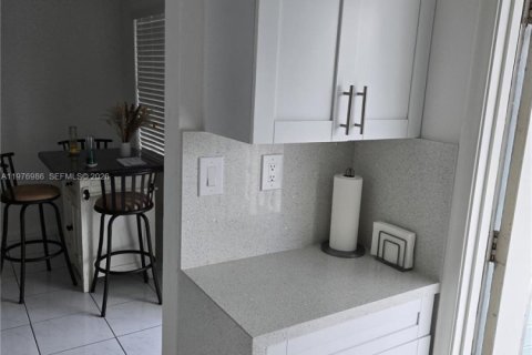 Condominio en venta en Margate, Florida, 1 dormitorio, 55.28 m2 № 2042340 - foto 12