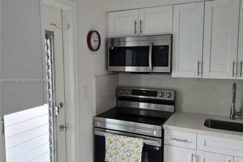 Condominio en venta en Margate, Florida, 1 dormitorio, 55.28 m2 № 2042340 - foto 11