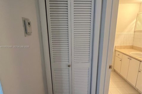 Appartement à louer à Miami, Floride: 1 chambre, 55.93 m2 № 2020747 - photo 11