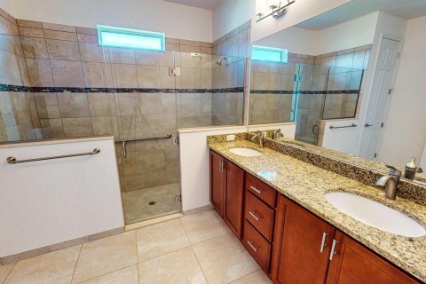 House in Port St. Lucie, Florida 4 bedrooms, 225.94 sq.m. № 2088333 - photo 14