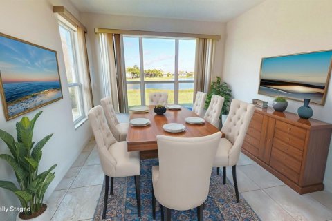 House in Port St. Lucie, Florida 4 bedrooms, 225.94 sq.m. № 2088333 - photo 12