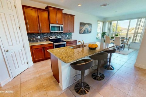 House in Port St. Lucie, Florida 4 bedrooms, 225.94 sq.m. № 2088333 - photo 10