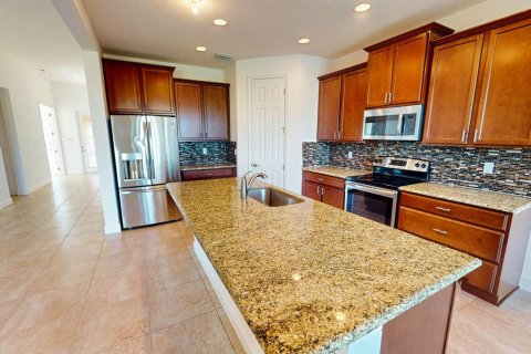 House in Port St. Lucie, Florida 4 bedrooms, 225.94 sq.m. № 2088333 - photo 25