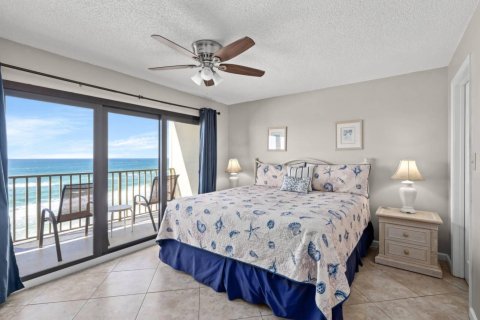 Condo in Panama City Beach, Florida, 2 bedrooms  № 561189 - photo 1