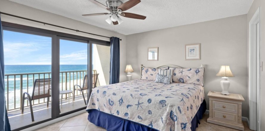 Condo in Panama City Beach, Florida, 2 bedrooms  № 561189