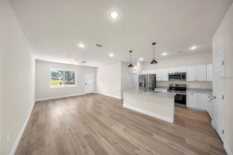 House in Ocala, Florida 4 bedrooms, 144.93 sq.m. № 2142757 - photo 11