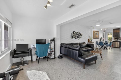 Купить виллу или дом в Холливуд, Флорида 3 спальни, 126.63м2, № 2033136 - фото 8