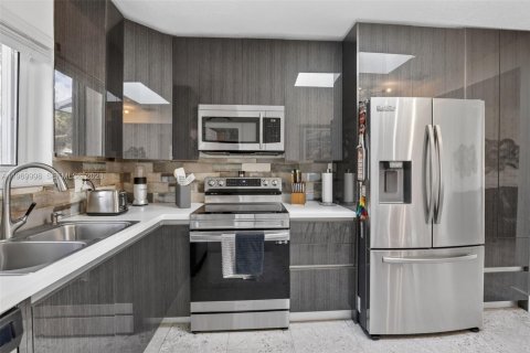 Купить виллу или дом в Холливуд, Флорида 3 спальни, 126.63м2, № 2033136 - фото 16