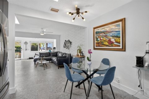 Купить виллу или дом в Холливуд, Флорида 3 спальни, 126.63м2, № 2033136 - фото 17