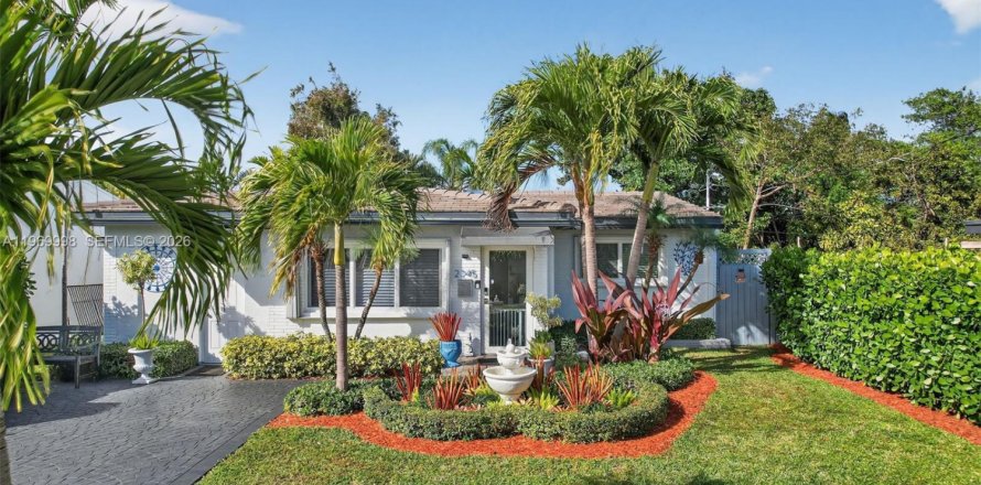 Дом в Холливуд, Флорида 3 спальни, 126.63м2 № 2033136