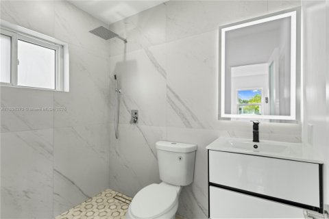 House in Miami Gardens, Florida 4 bedrooms, 176.14 sq.m. № 1948298 - photo 23