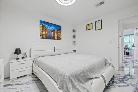 Casa en venta en Tampa, Florida, 3 dormitorios, 100.06 m2 № 1868924 - foto 17