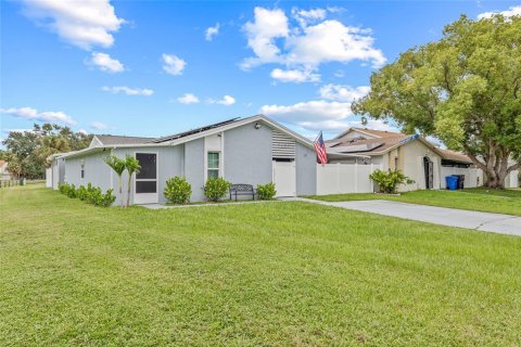Casa en venta en Tampa, Florida, 3 dormitorios, 100.06 m2 № 1868924 - foto 3