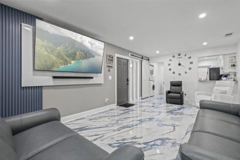 Casa en venta en Tampa, Florida, 3 dormitorios, 100.06 m2 № 1868924 - foto 9
