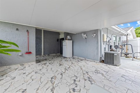 Casa en venta en Tampa, Florida, 3 dormitorios, 100.06 m2 № 1868924 - foto 8