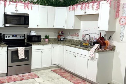 Immobilier commercial à vendre à Saint Petersburg, Floride: 4635.36 m2 № 2406411 - photo 7